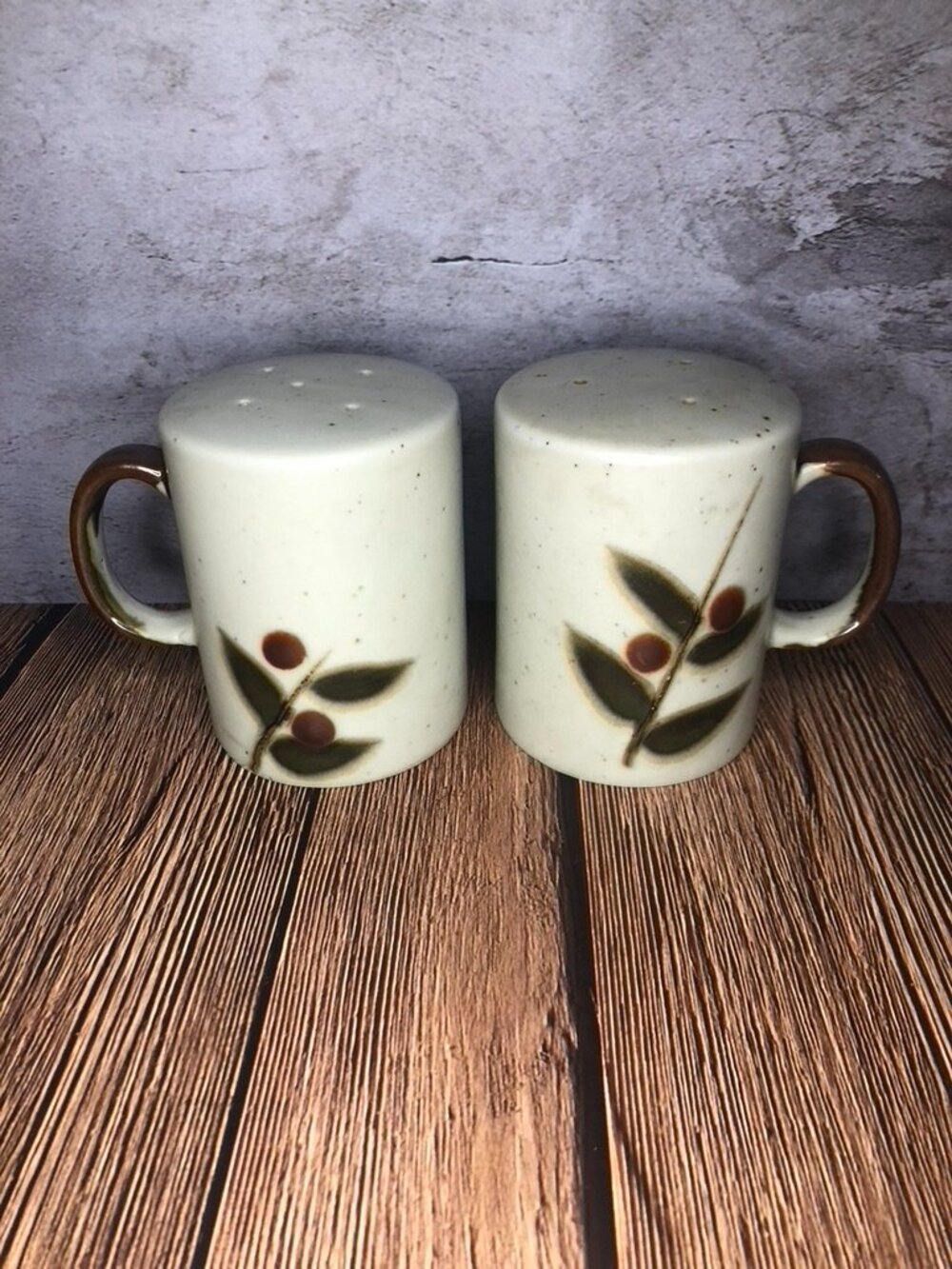 Vintage Otagiri Bittersweet Salt Pepper Shakers Stoneware Berries Leaves MCM